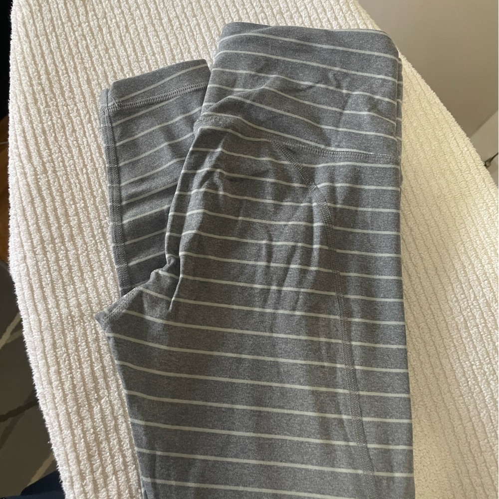 Good condition OG power vita leggjngs, grey with light striped, Athleta, XS.